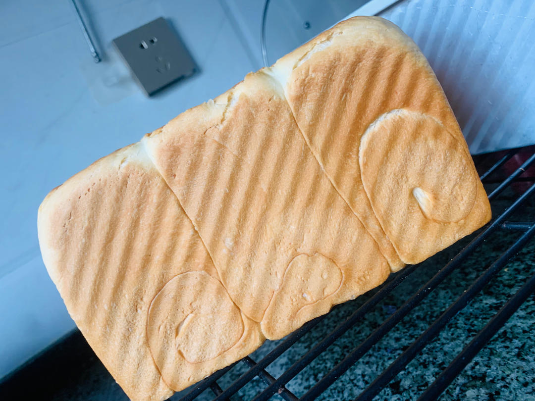 吐司，奶香手撕面包，超级香浓