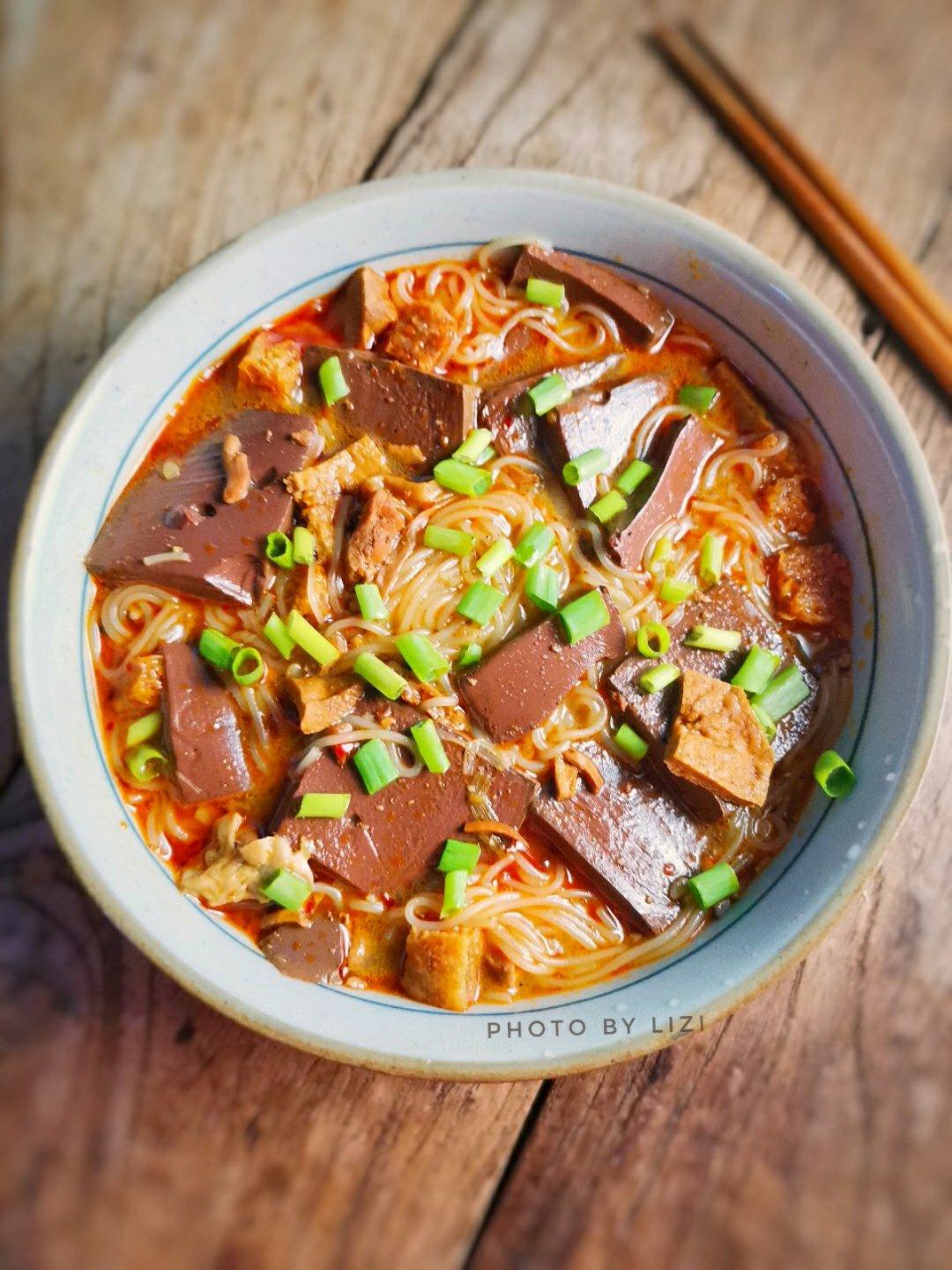 ㊙️家常版‼️鸭血粉丝汤‼️万古烧日式土锅