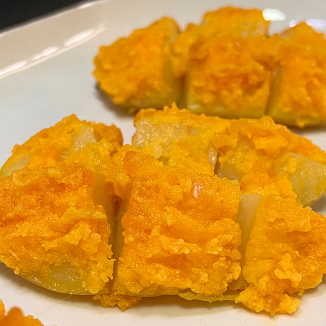 咸蛋黄焗土豆的做法