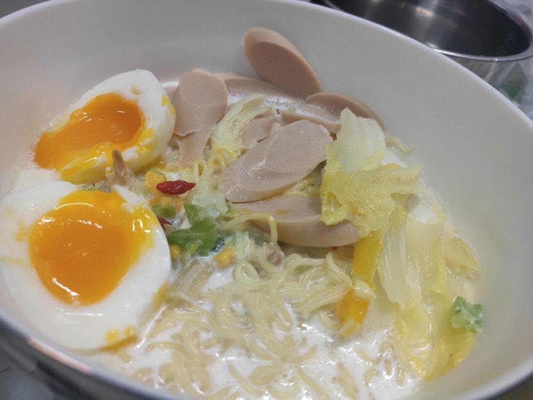 牛奶泡面🥛🍜