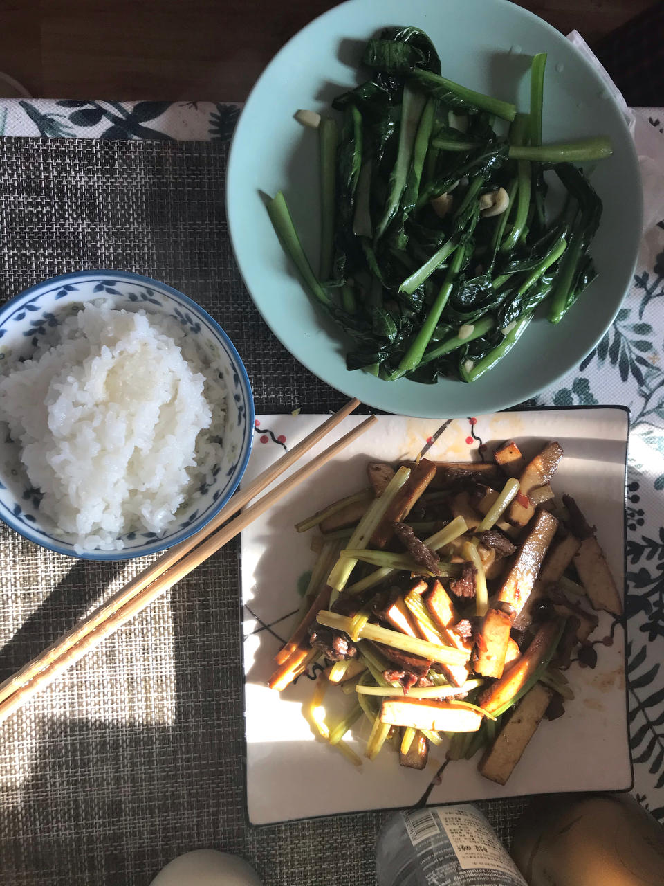 芹菜肉丝炒香干