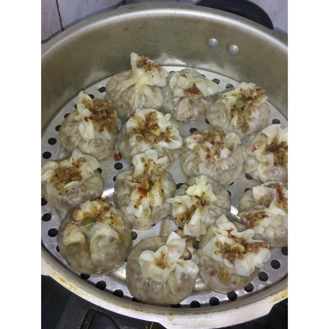 饺子皮咸蛋黄烧麦
