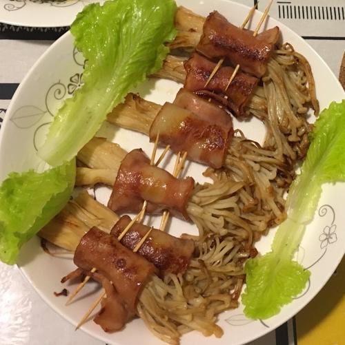 香煎培根金针菇卷