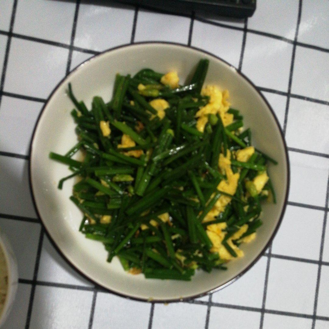 韭菜花炒鸡蛋