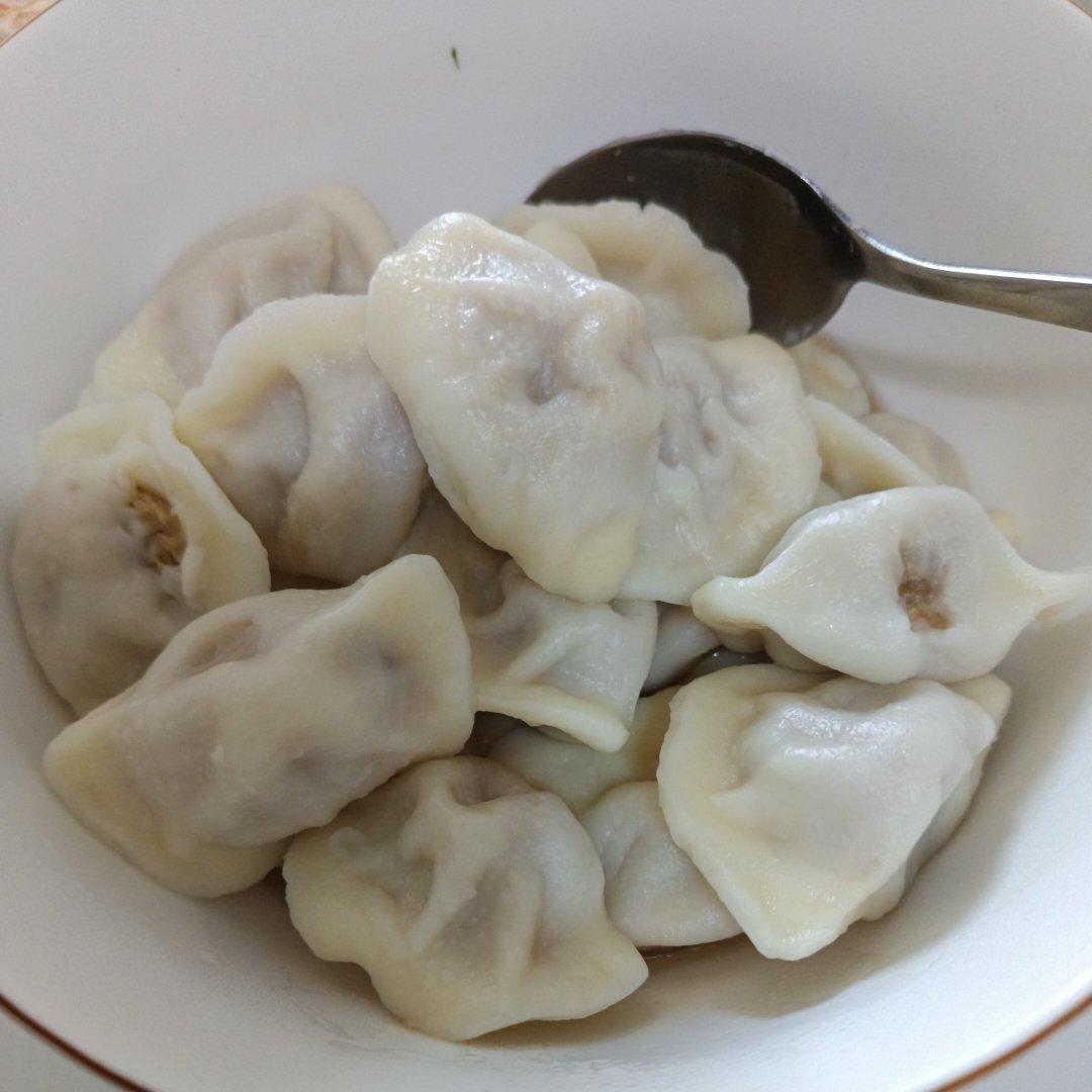 教你正确煮速冻饺子的方法，不干裂不破皮不粘锅！