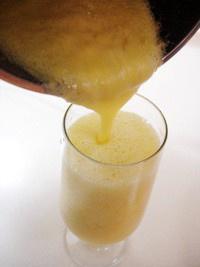 鲜榨菠萝汁的做法 步骤6