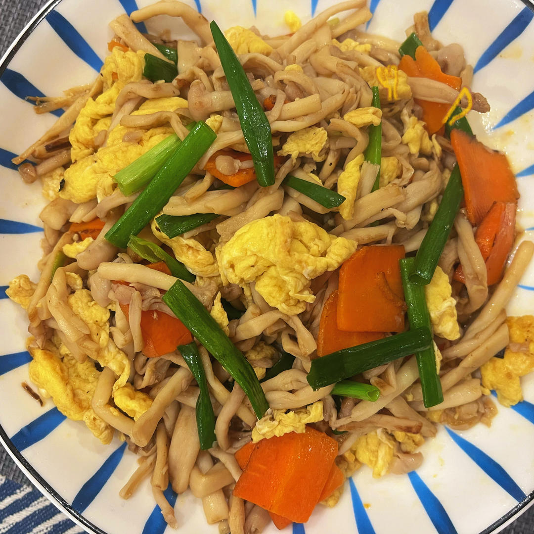 鸡蛋炒海鲜菇