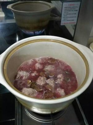 红菇排骨汤的做法 步骤4