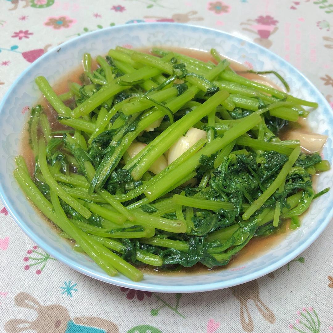 茼蒿炒牛肉图片