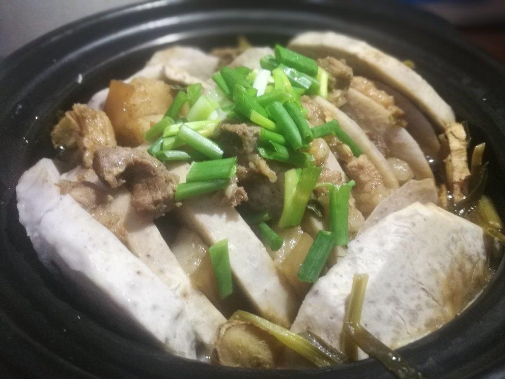 屋子的菜谱做的夹心五花肉芋头煲—即煲又是蒸