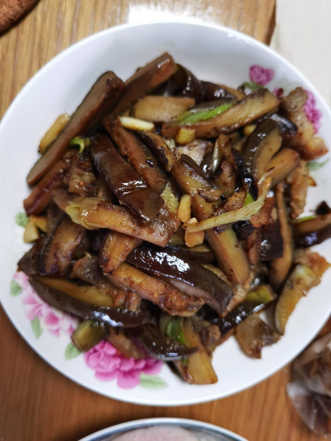 五花肉炒茄子