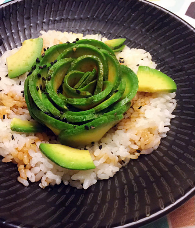 牛油果拌饭