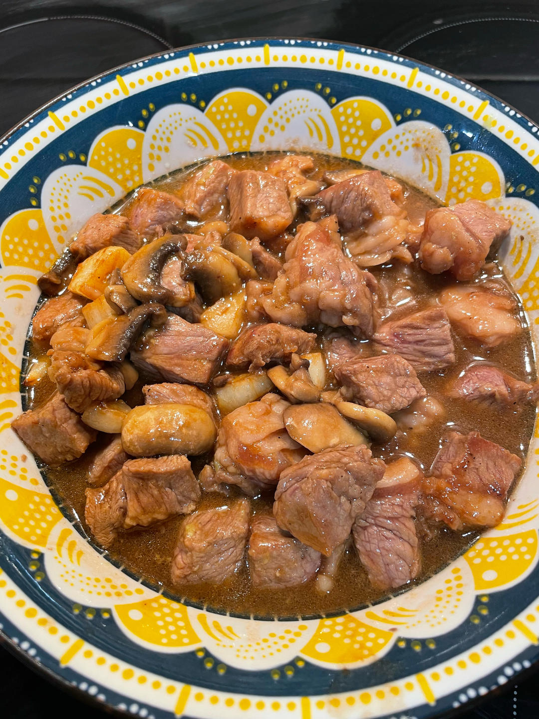 黑胡椒金蒜牛肉粒