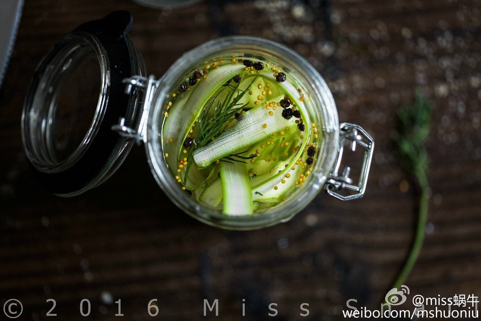 夏日轻渍芦笋（pickled asparagus）的做法