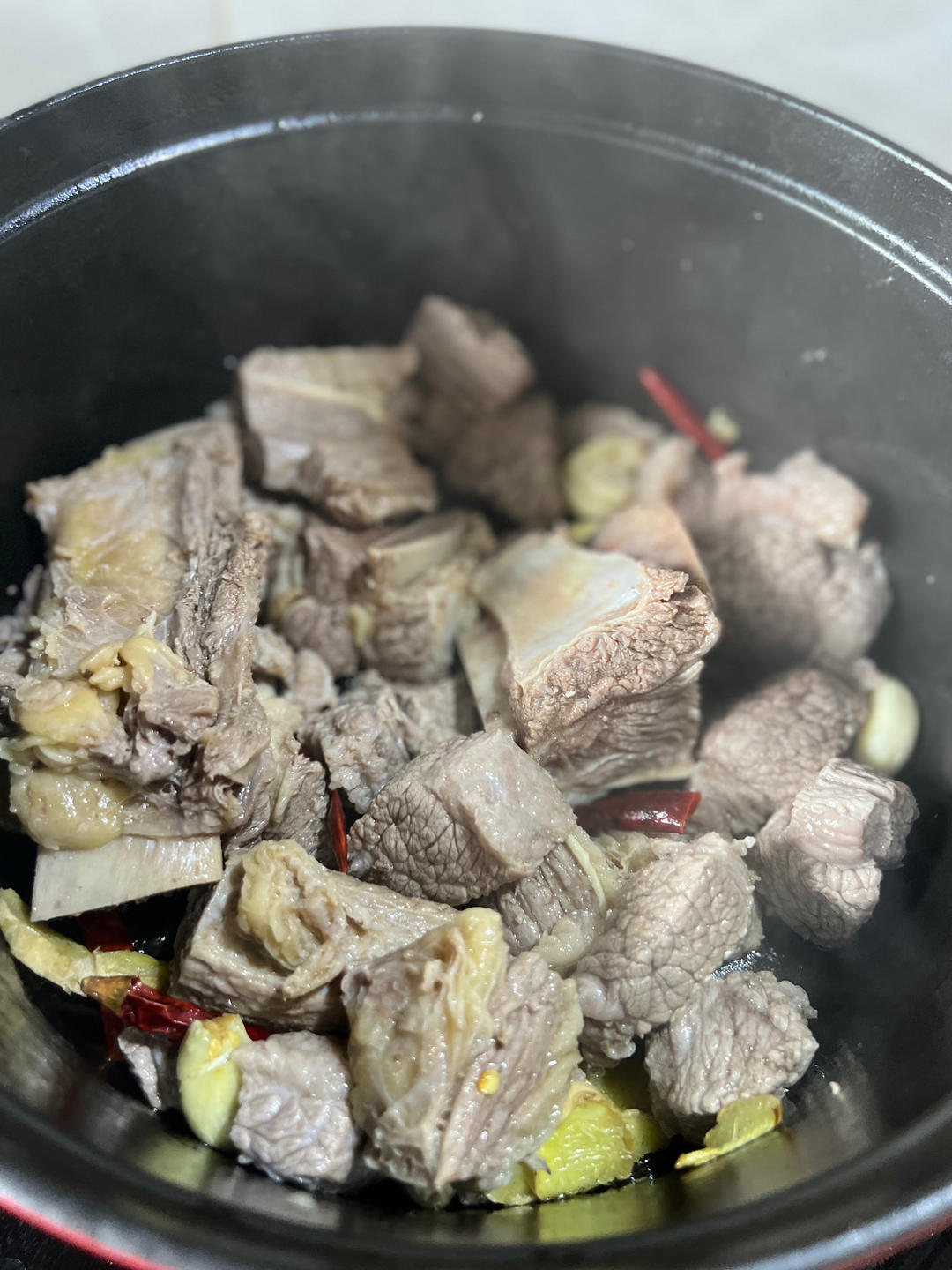 番茄炖带骨牛腩—Staub珐琅铸铁锅