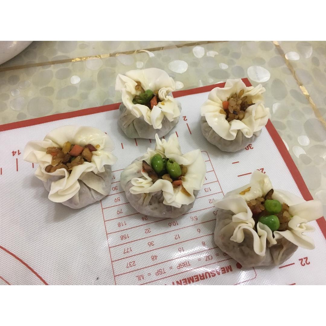 饺子皮咸蛋黄烧麦