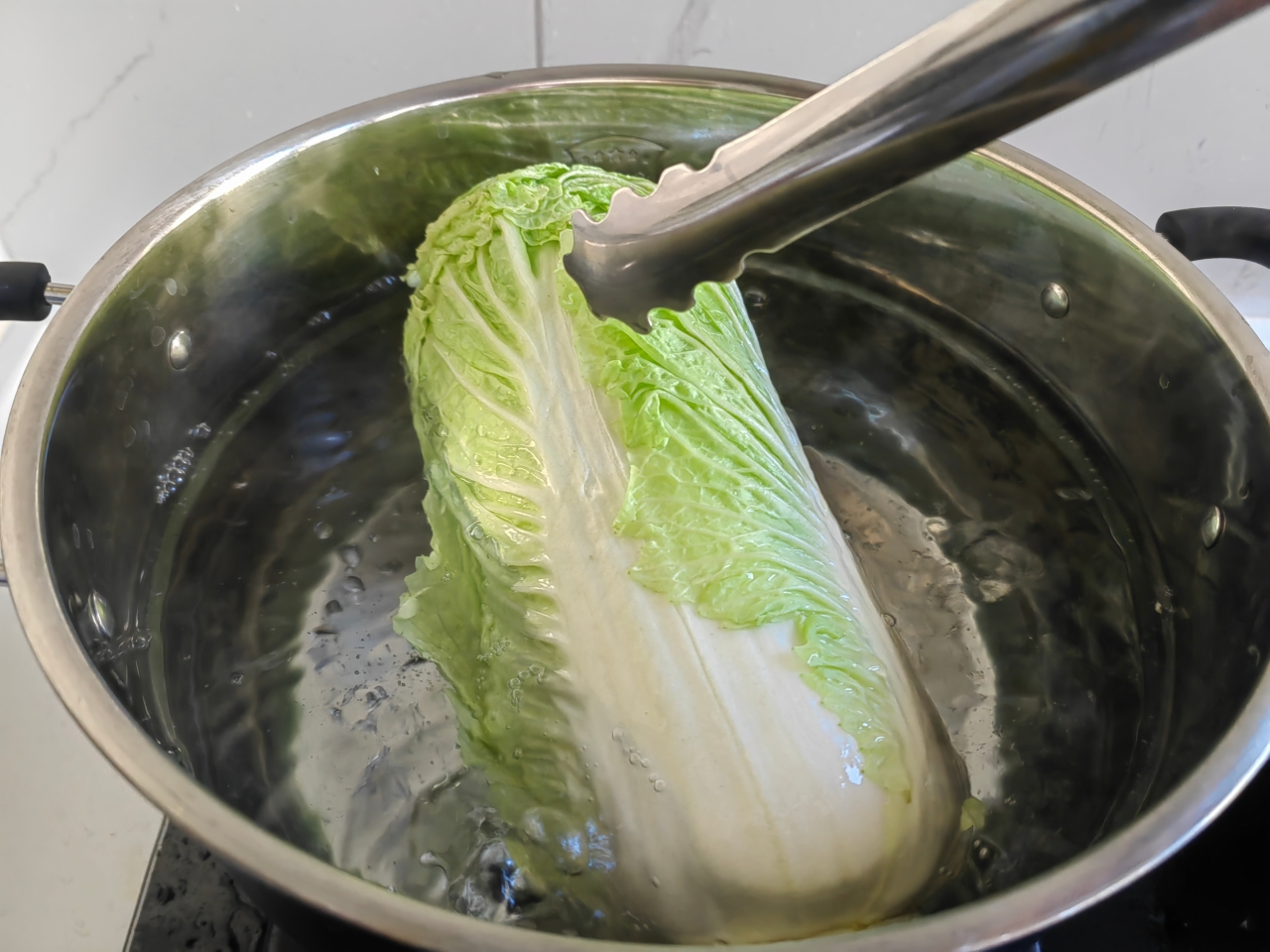 味道超正！超简单自制东北酸菜没有科技狠活的做法 步骤3
