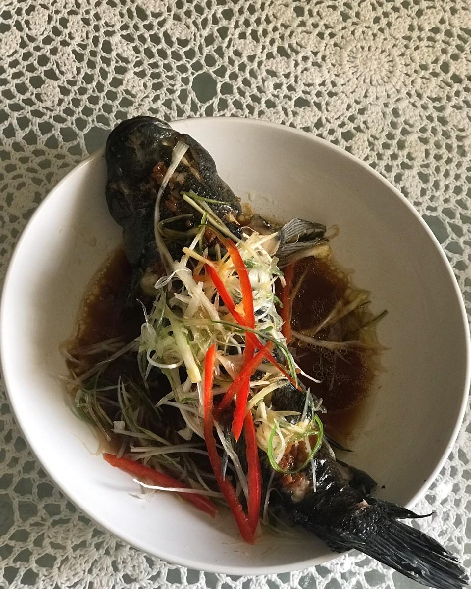 蒸鱼的若干细节 （笋壳鱼）Tips and Tricks for Steamed Whole Fish