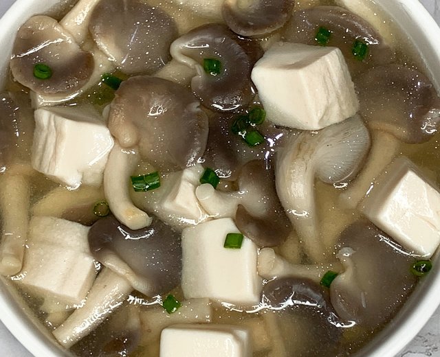 低脂鲜美！连喝三碗都不腻的平菇豆腐汤