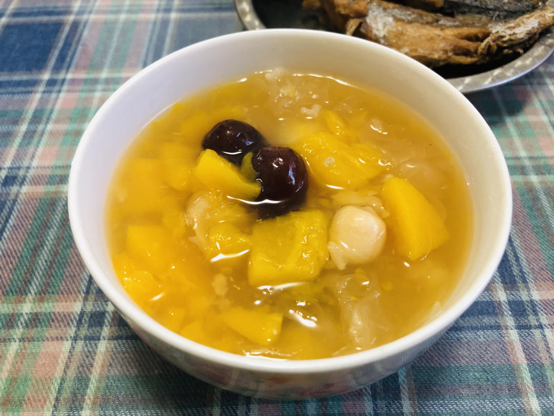 木瓜银耳莲子汤