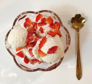 百利甜酒牛奶草莓冰淇淋（无生蛋-极简版）的做法 步骤5