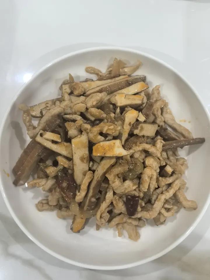 榨菜香干肉丝