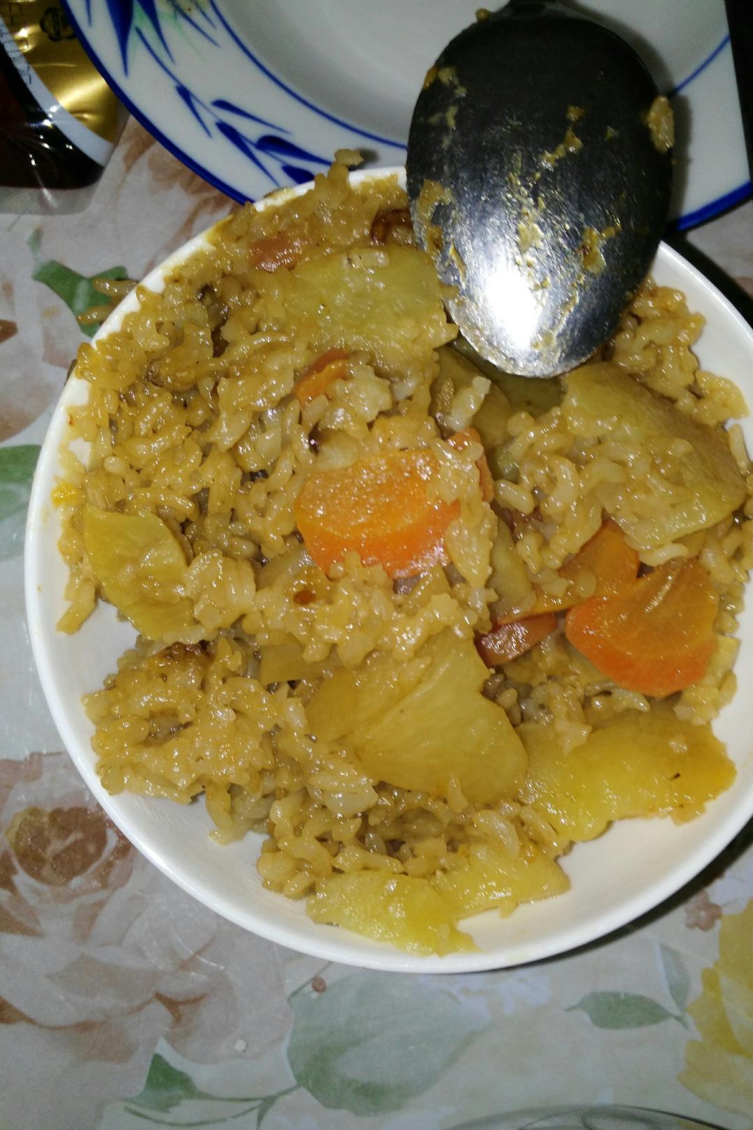 土豆焖饭（电饭锅版）
