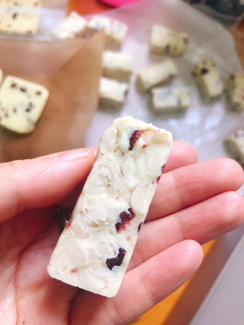 牛轧糖 牛扎糖不甜