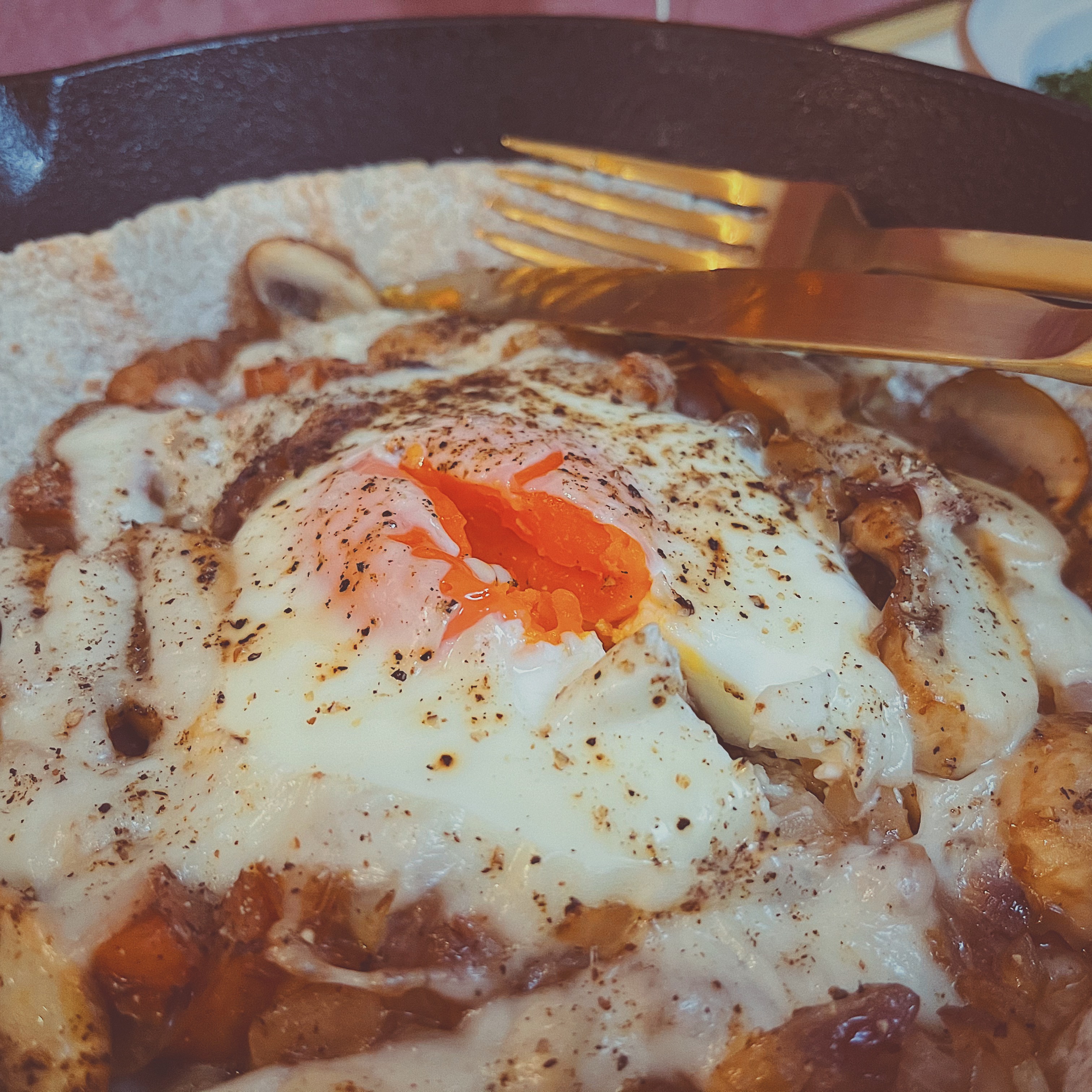 宅家早午餐｜全麦卷饼盒子｜洋葱蘑菇蛋的做法 步骤5