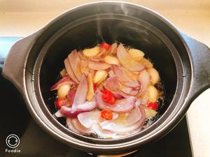 美味砂锅鱼头煲的做法 步骤6