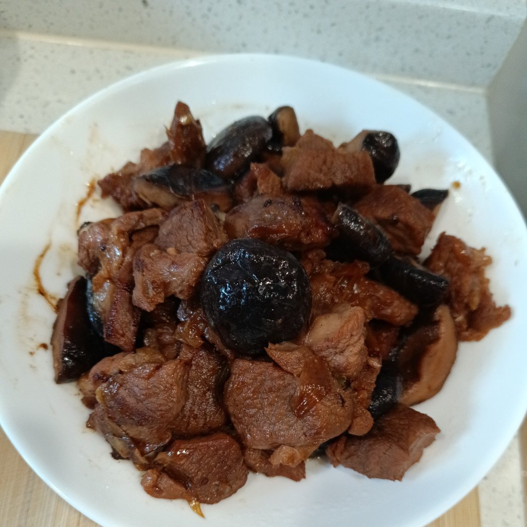 香菇焖猪腱肉
