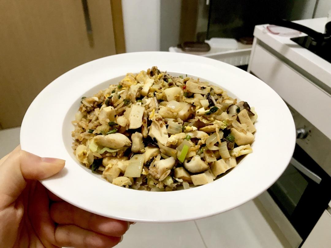 荸荠腰果蛋炒饭好吃到舔盘