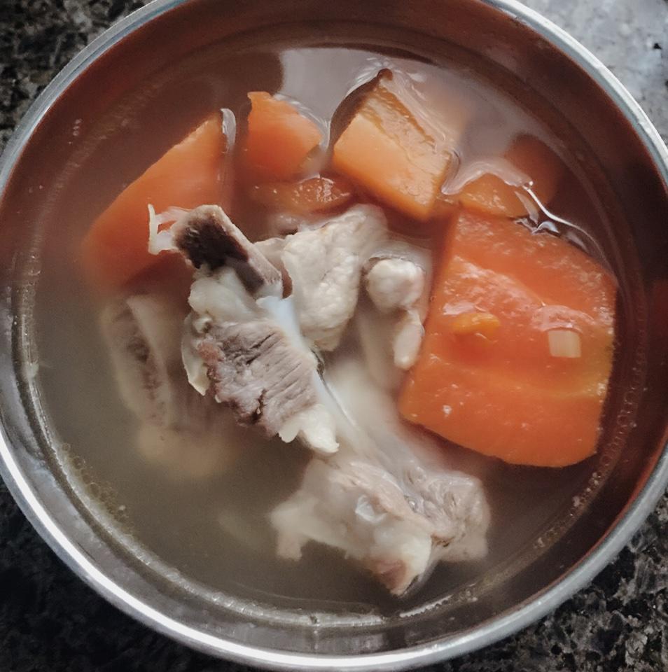 排骨红萝卜汤