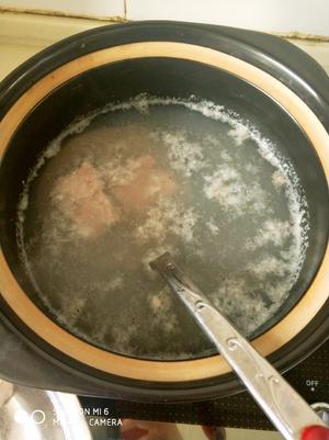 鲫鱼排骨汤的做法 步骤1