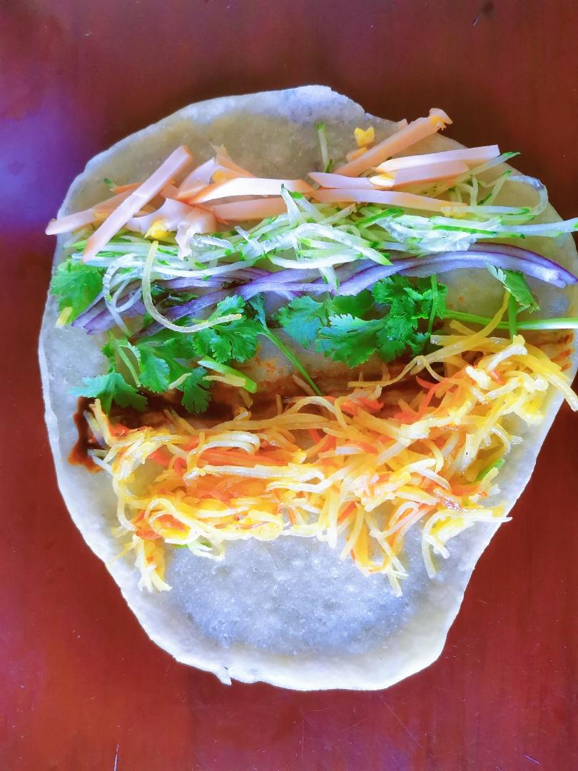 东北筋饼卷菜的做法