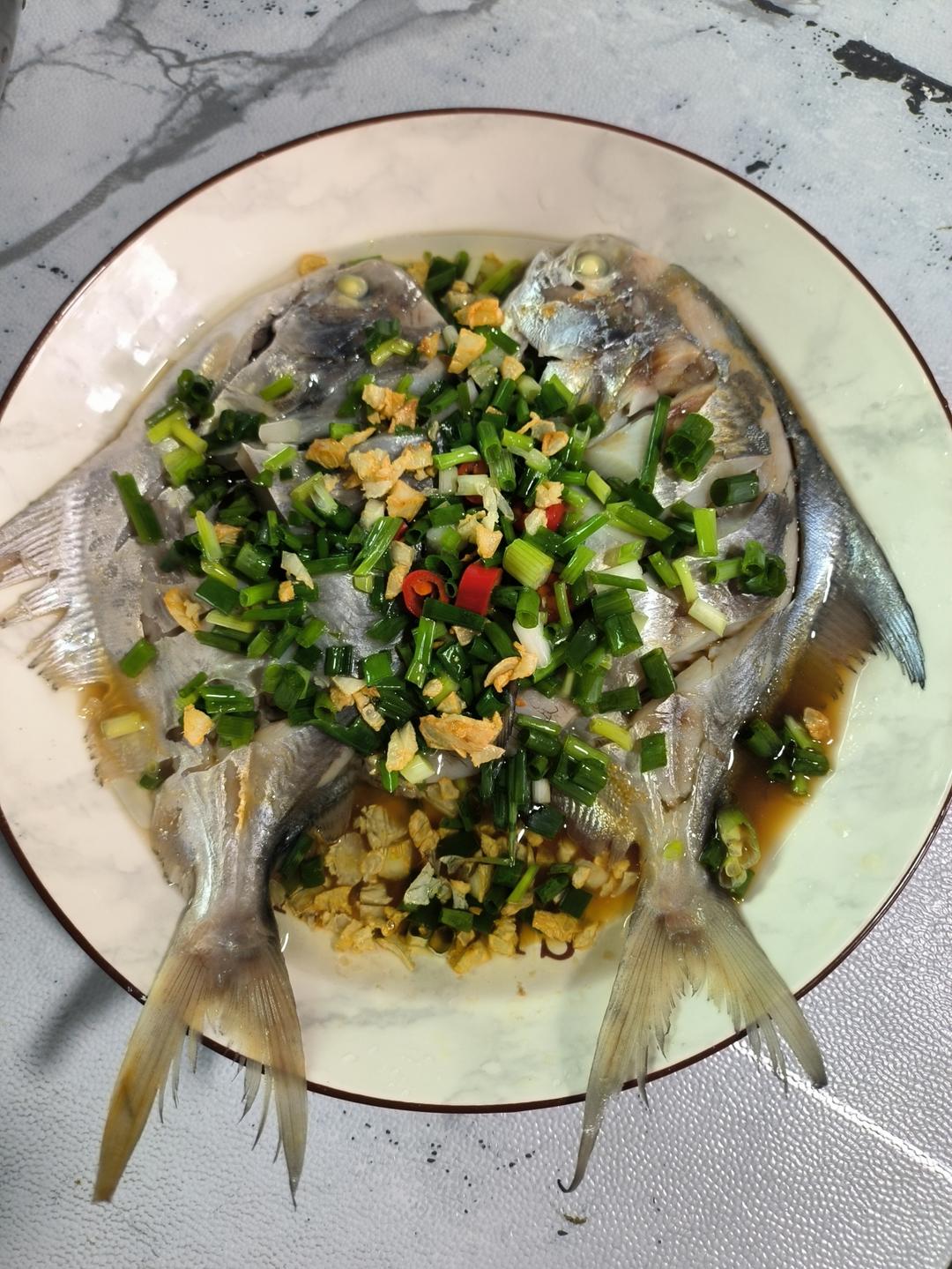 葱油鲳鱼