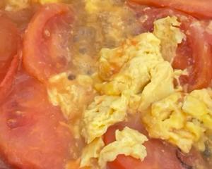 西红柿炒蛋意面的做法 步骤5