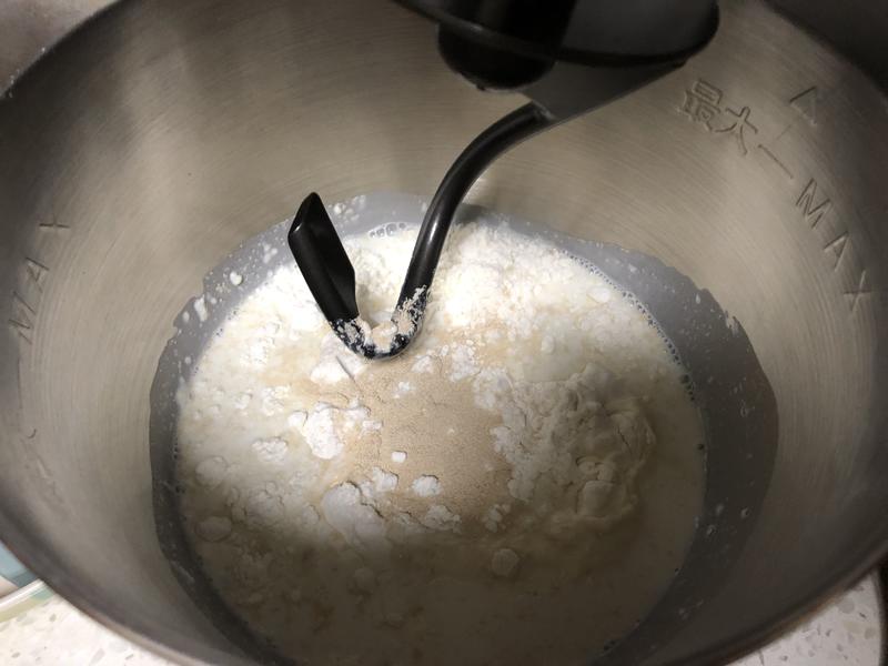 纯奶手撕吐司的做法 步骤1