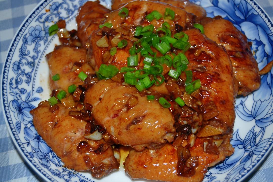 不要再可乐鸡翅了，求求你试试蒜香鸡翅吧，香味捅破天花板！