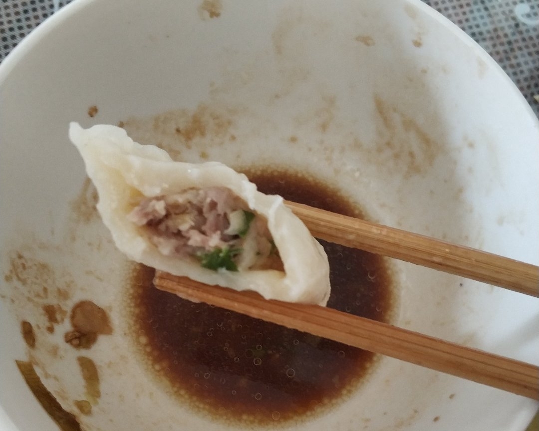 小葱猪肉饺子的做法 步骤3