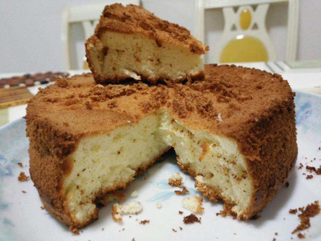 超简单完美戚风蛋糕（6寸2蛋）附打发、翻拌、脱模视频