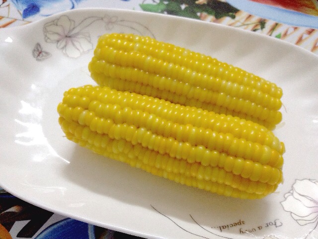 清煮甜玉米