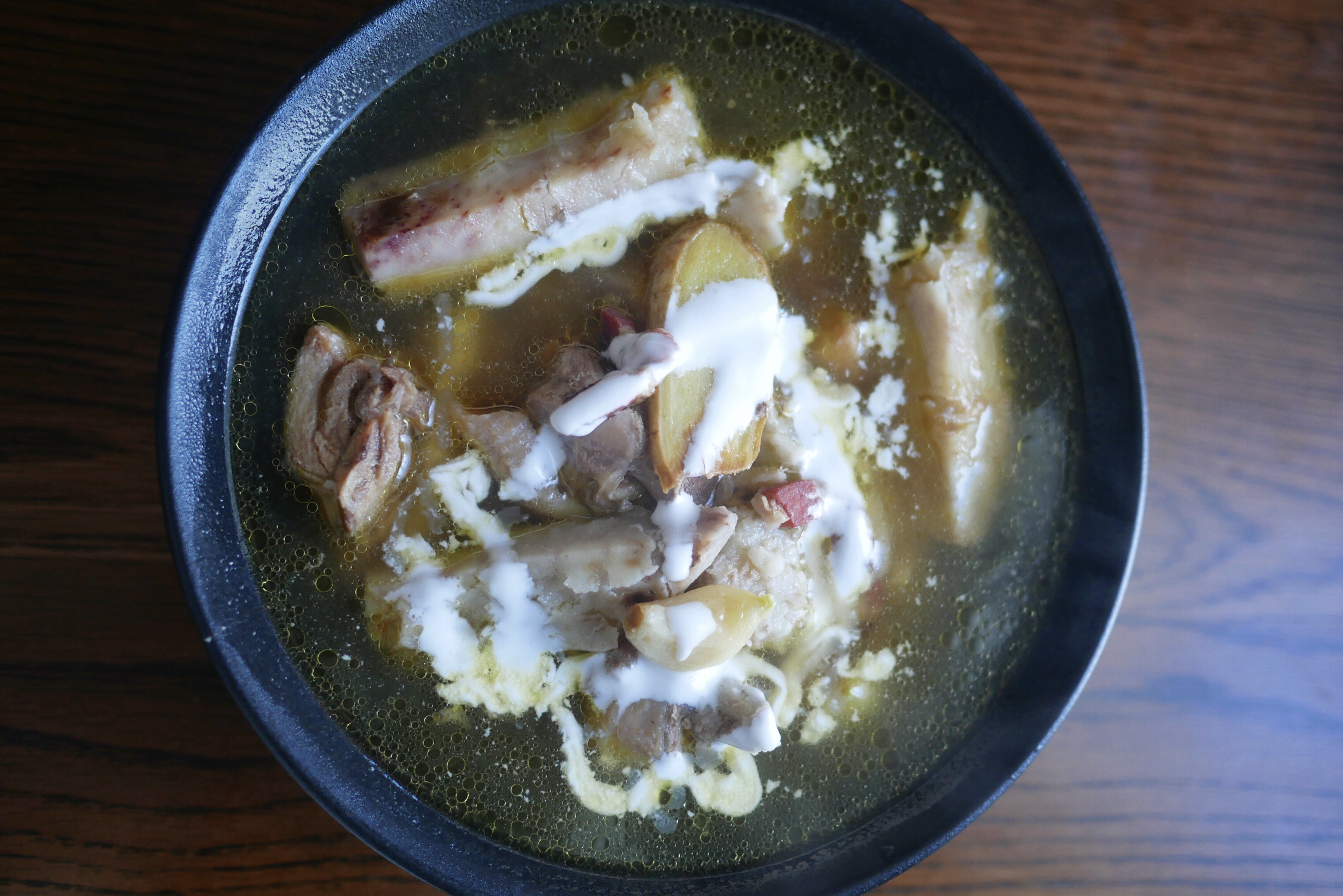芋头腊味鸡汤的做法