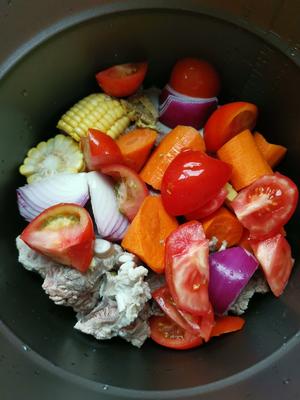 番茄牛排骨汤（简易罗宋汤）的做法 步骤3