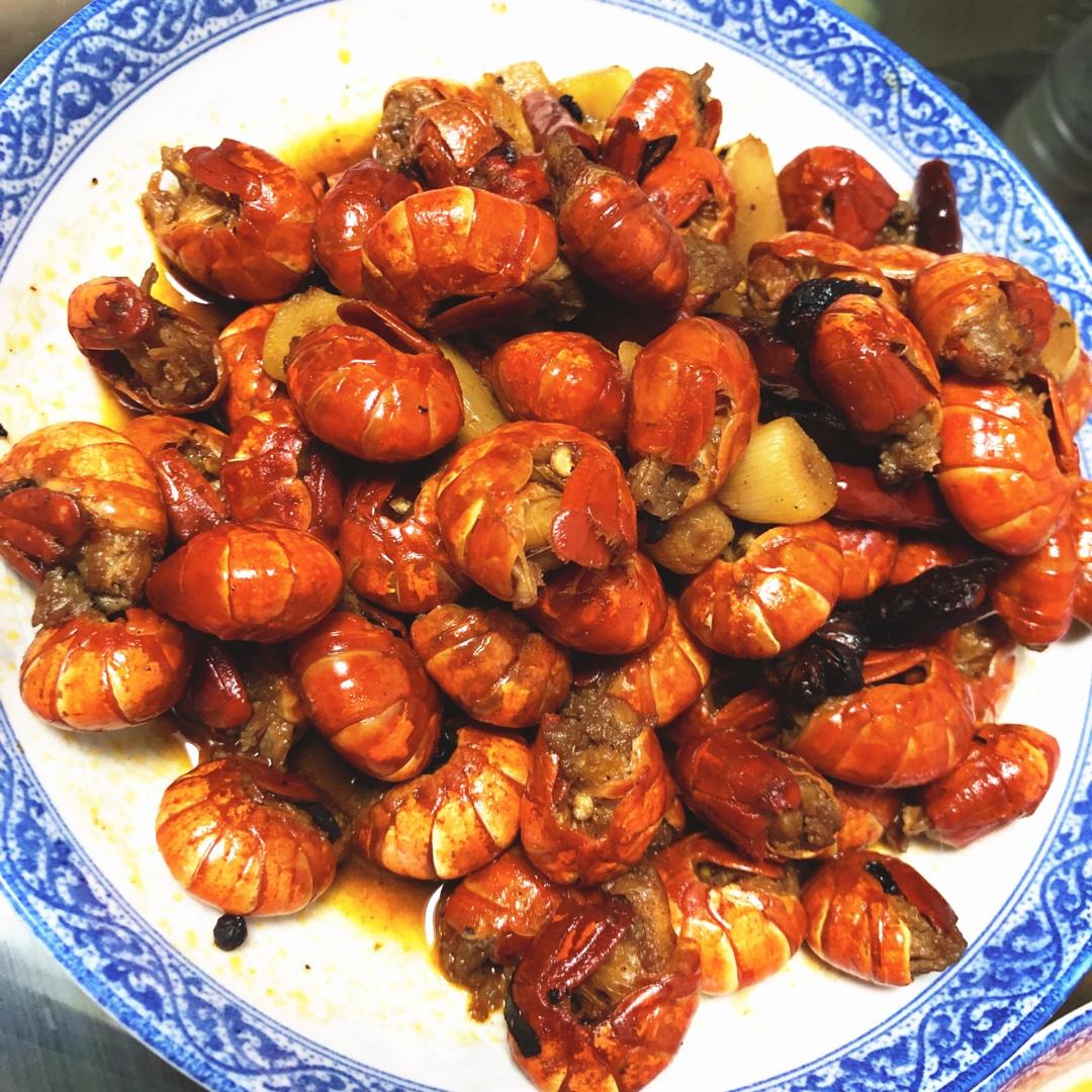 小龙虾盖饭，又名真爱盖饭