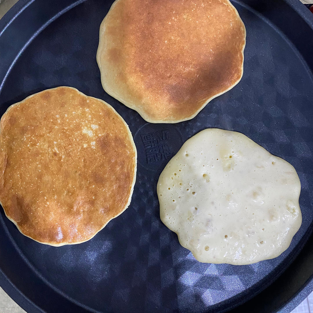 【减脂早餐】无油香蕉松饼（超简单）