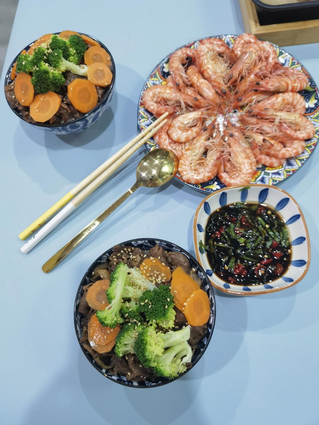大虾这样做鲜嫩Q弹 | 再配上经典蘸料～直接被惊艳！