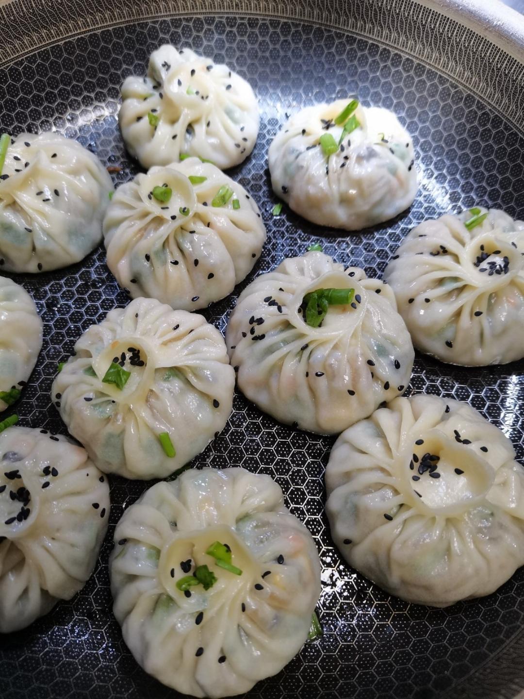 韭菜鸡蛋水煎包