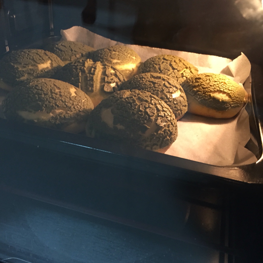 酥皮奶油泡芙--#皮黑森林#