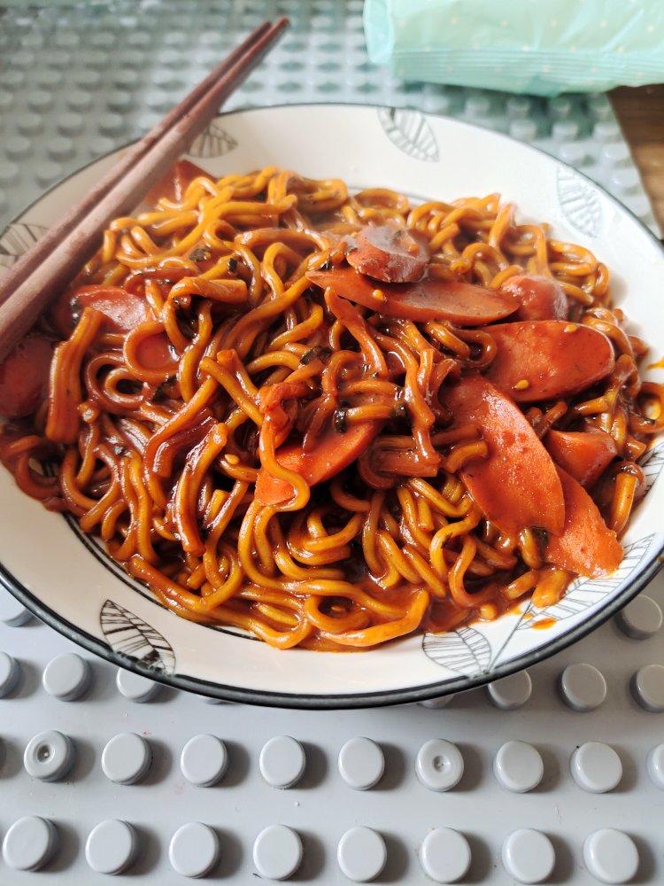 网红韩国火鸡面，此做法适合喜欢吃火鸡面又不太敢吃辣的人
